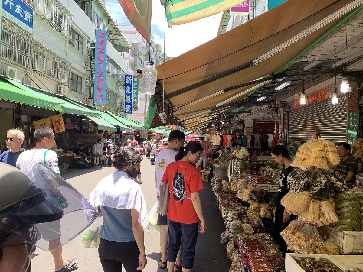 市場走道與攤位